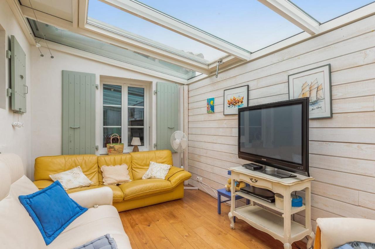 Nice Studio With Veranda Nearby The Beach In La Flotte - Welkeys Exterior photo