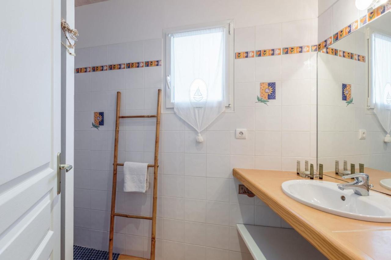 Nice Studio With Veranda Nearby The Beach In La Flotte - Welkeys Exterior photo